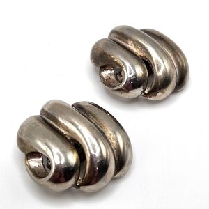 VINTAGE Erwin Pearl Silver-Tone Puffed Swirl Square Clip-On Earrings